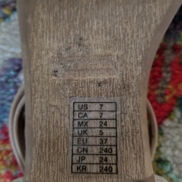 Sandals with sparkle - Picture 2 of 4